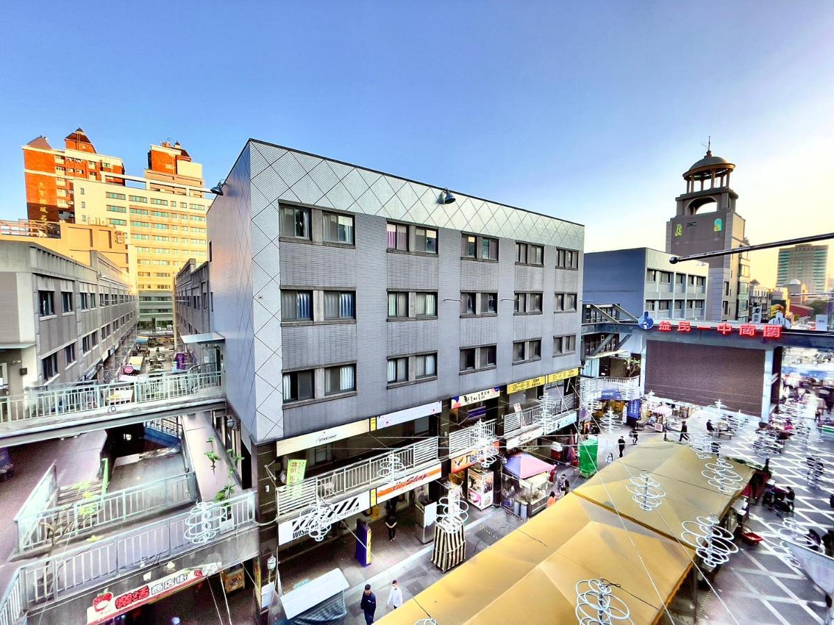 Oro旅宿 Taichung Exterior photo